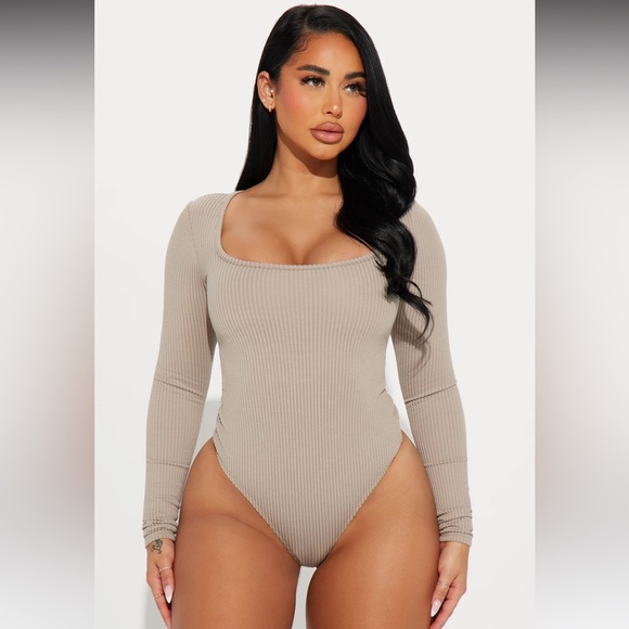 NWT Fashion Nova Sydney Scoop Neck Bodysuit Stone Size XS - Picture 1 of 3